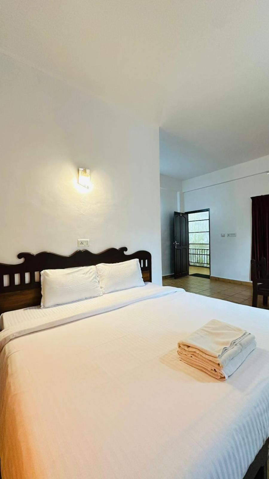 Wild Elephant Resort Kallar Vattiyar Exterior foto