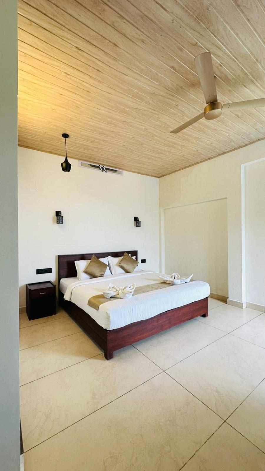 Wild Elephant Resort Kallar Vattiyar Exterior foto